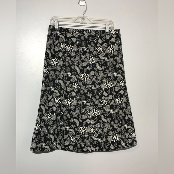 2 for $20 mac & jac. A-line skirt. Black and White Floral - Picture 4 of 11